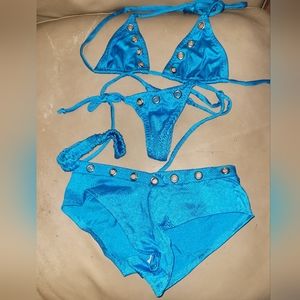 NWOT Sexy Triangle Top w/ Matching Thong & Booty Shorts Bikini w/ Metal Grommets